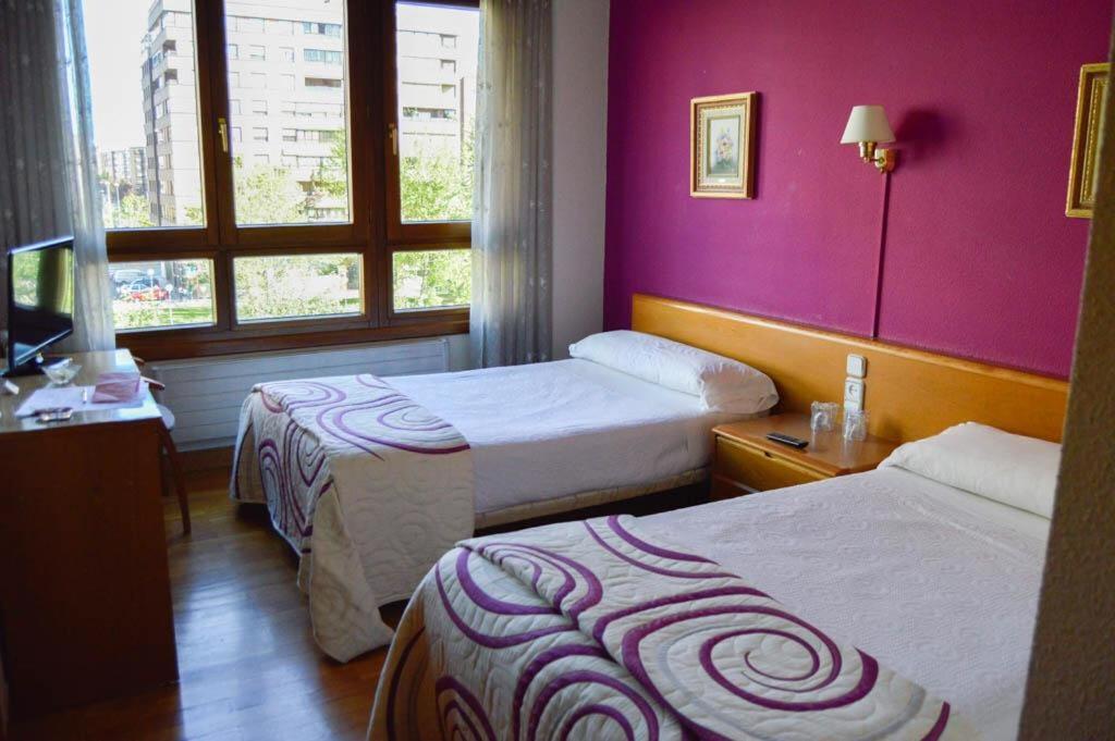 Pension Payvi Pamplona Exterior photo