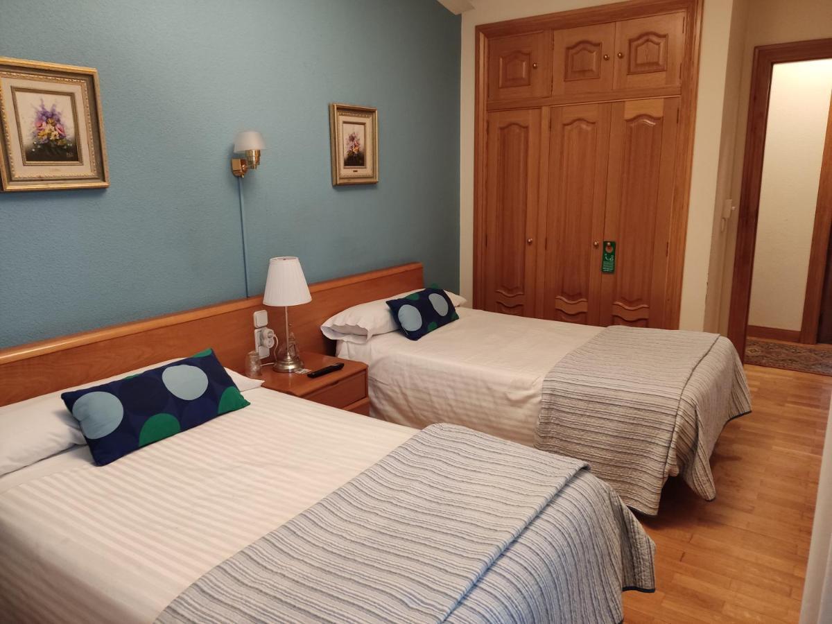 Pension Payvi Pamplona Room photo